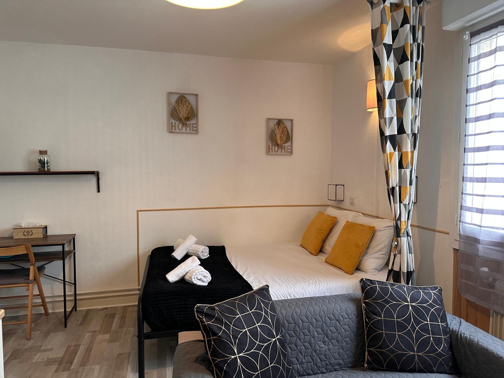 Orleans Centre Proche Gare - Appartement Fonctionnel Residence Calme Parking Prive Gratuit - Le Central Elegance Exterior foto