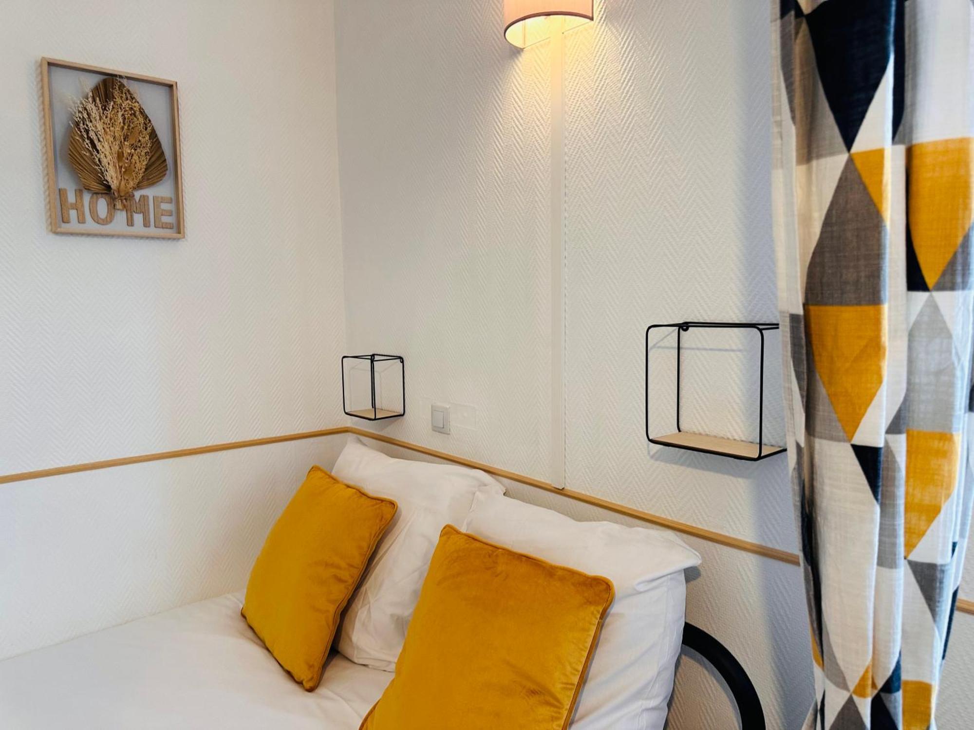 Orleans Centre Proche Gare - Appartement Fonctionnel Residence Calme Parking Prive Gratuit - Le Central Elegance Exterior foto